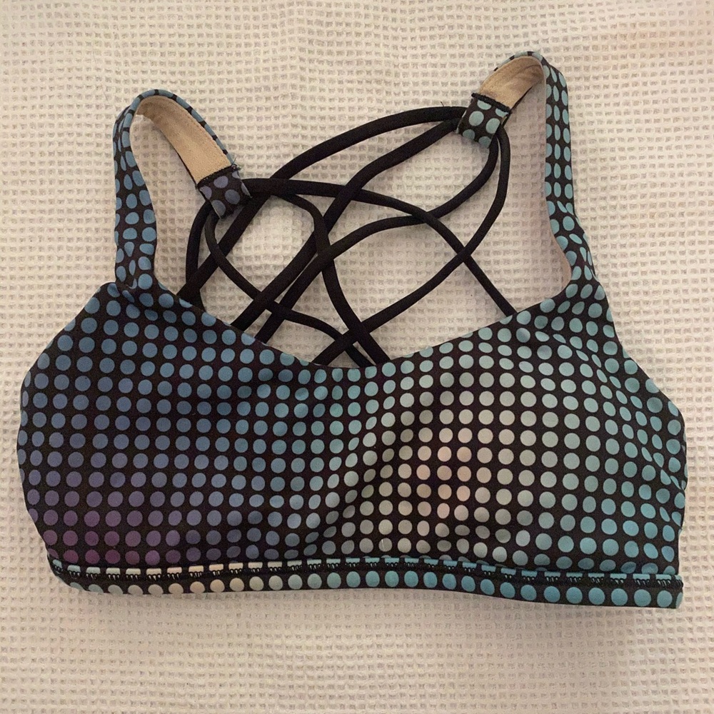 Strappy Lululemon Sportsbra, great condition
